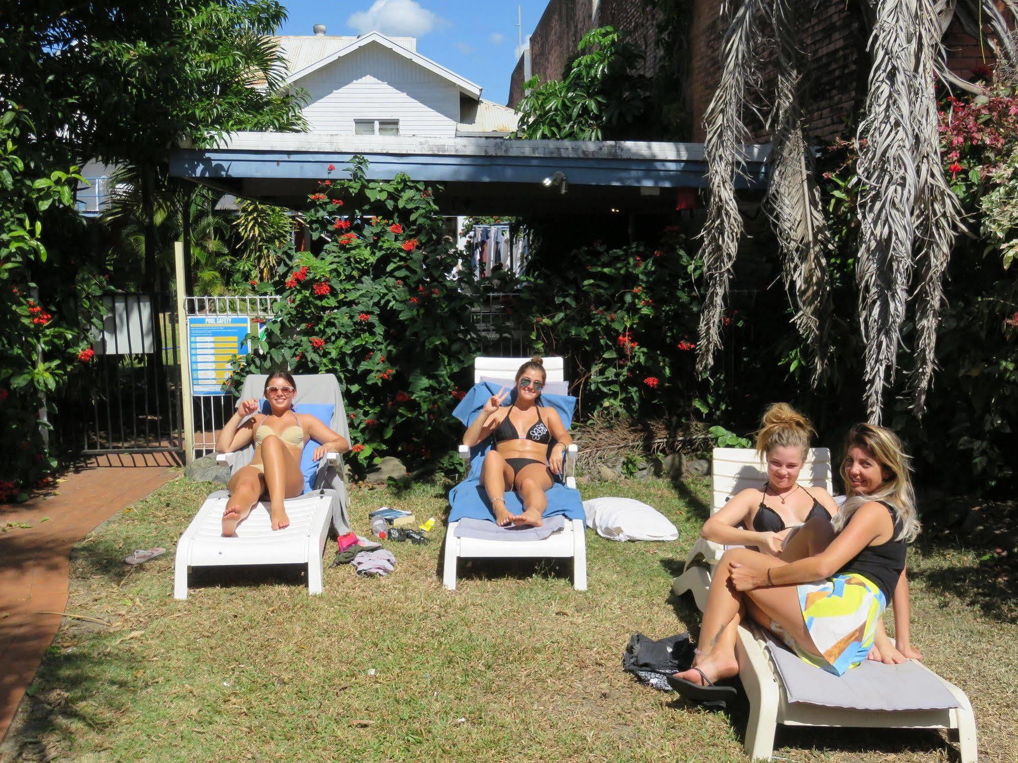 Reef Backpackers Hostel Cairns Bagian luar foto