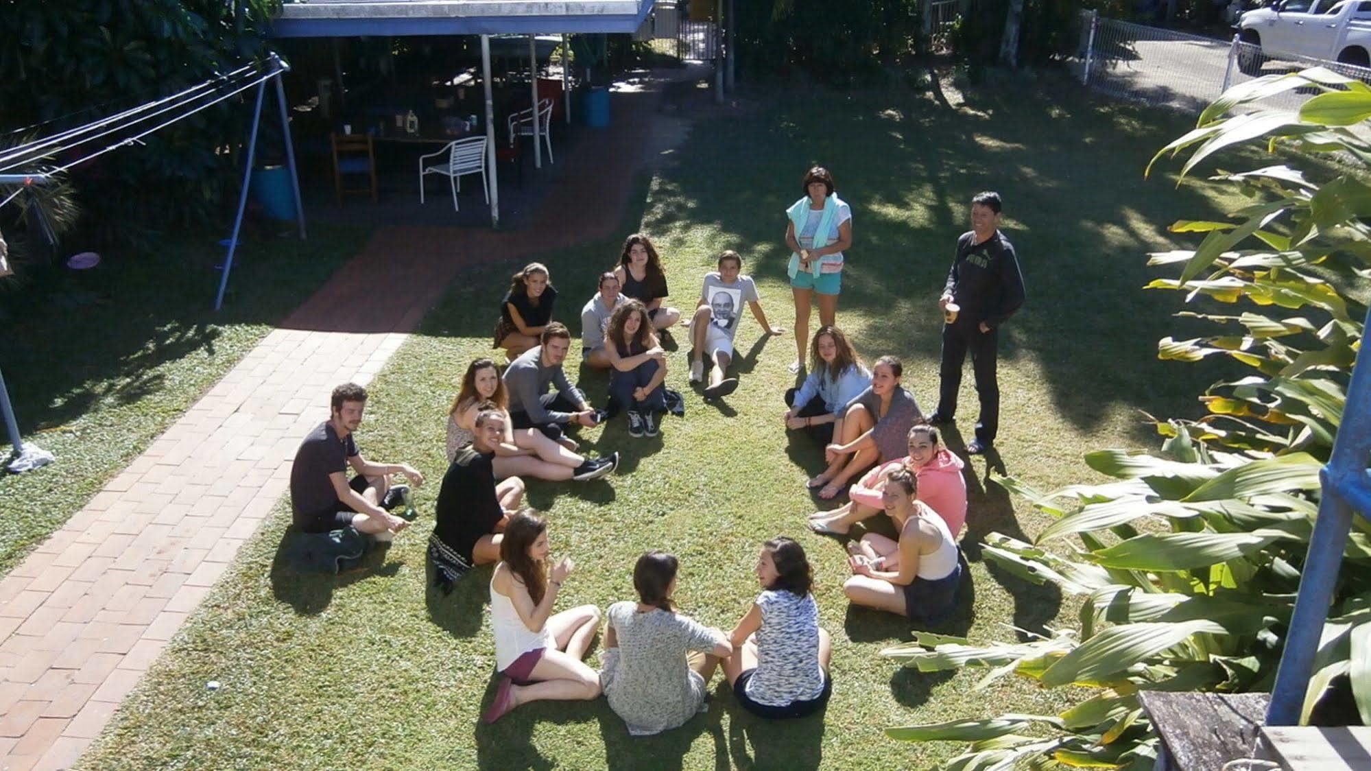 Reef Backpackers Hostel Cairns Bagian luar foto