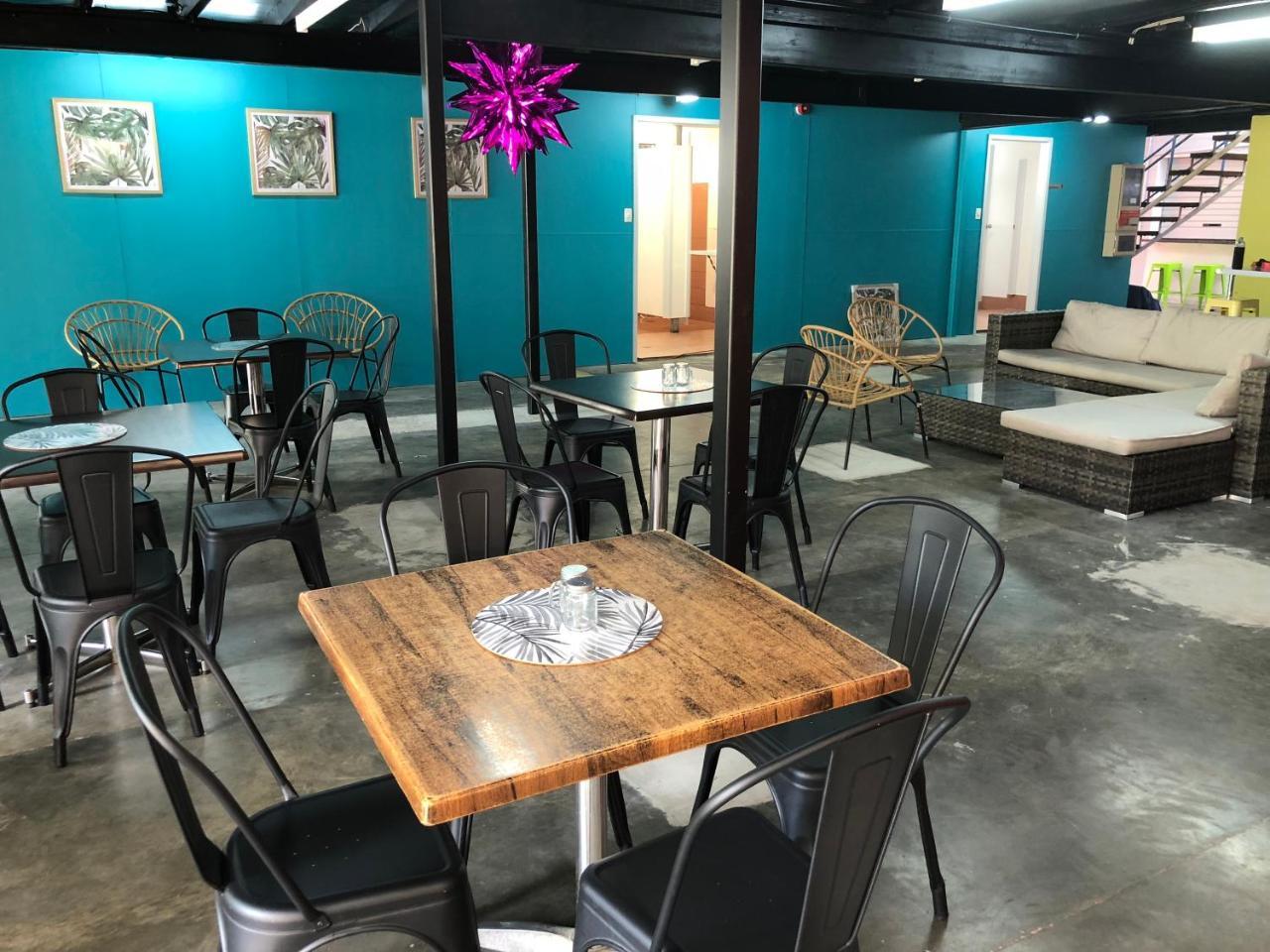 Reef Backpackers Hostel Cairns Bagian luar foto